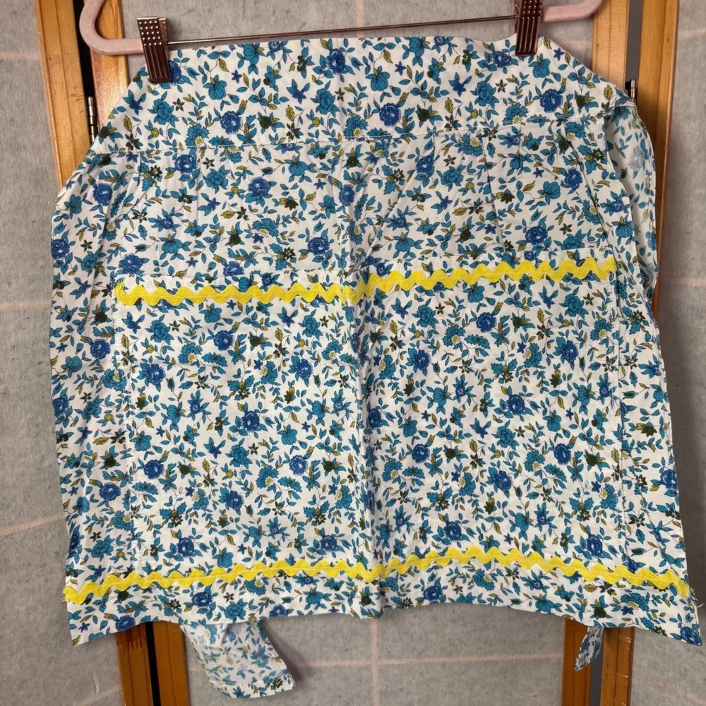 Handmade Floral Half‎ Apron Blue White Yellow Rick Rack Trim Pockets Vintage